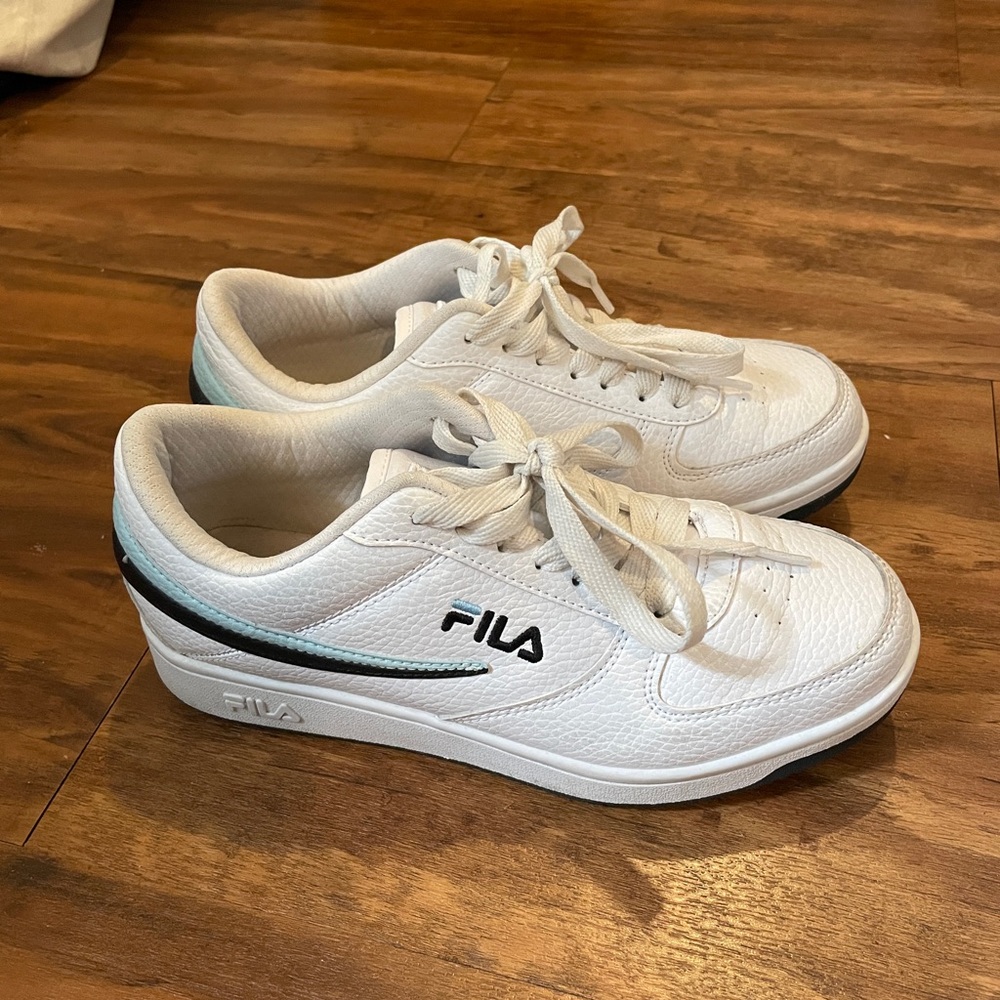 FILA women’s sneakers size 7